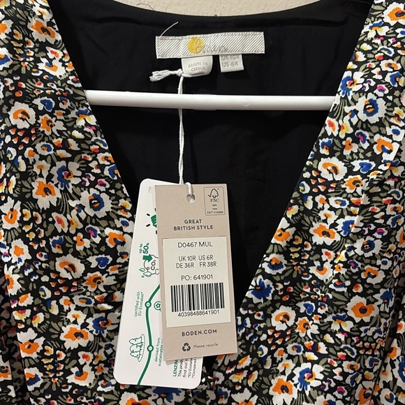 Boden NWT Floral V-Neck Maxi Dress - size 6 - button detail - short sleeve - Picture 2 of 9